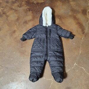 Urban Republic Baby Boy Black Snowsuit Onesie Sherpa Lined Size 6M